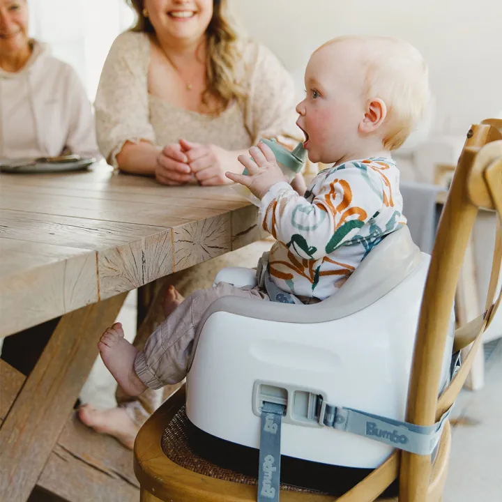 Bumbo Multisits med bricka Taupe Bumbo