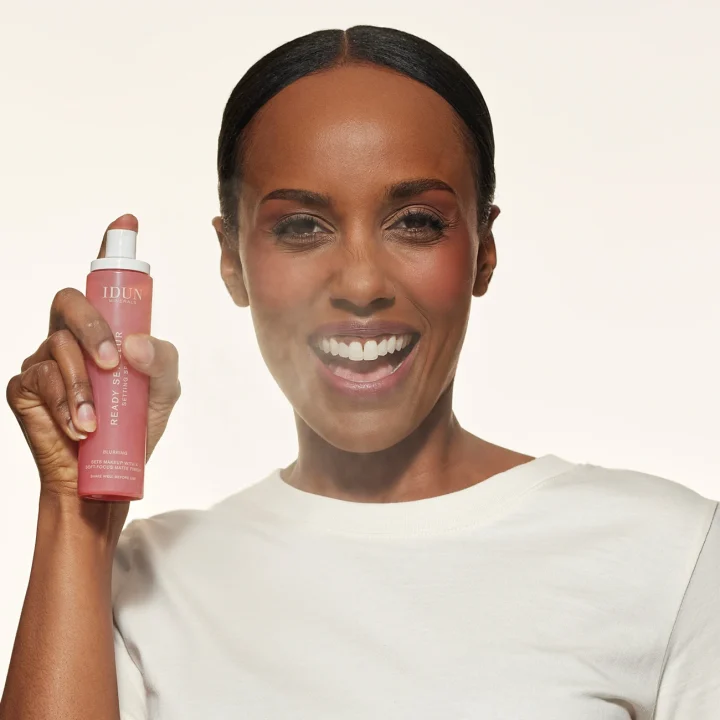 IDUN Minerals Ready Set Blur Setting Spray 100 ml. Visa bild 6 av 7