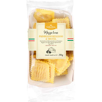 Pasta Mezzeluna parmesan &amp; tryffel 250g ICA Selection
