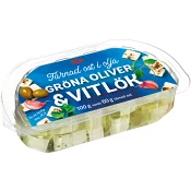 Tärnad ost i olja Gröna oliver & vitlök 100g ICA