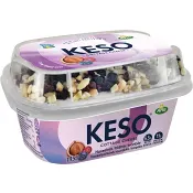 Cottage Cheese Mellanmål Hasselnötter blåbär & tranbär 150g KESO®