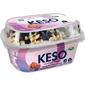 Cottage Cheese Mellanmål Hasselnötter blåbär & tranbär 150g KESO®