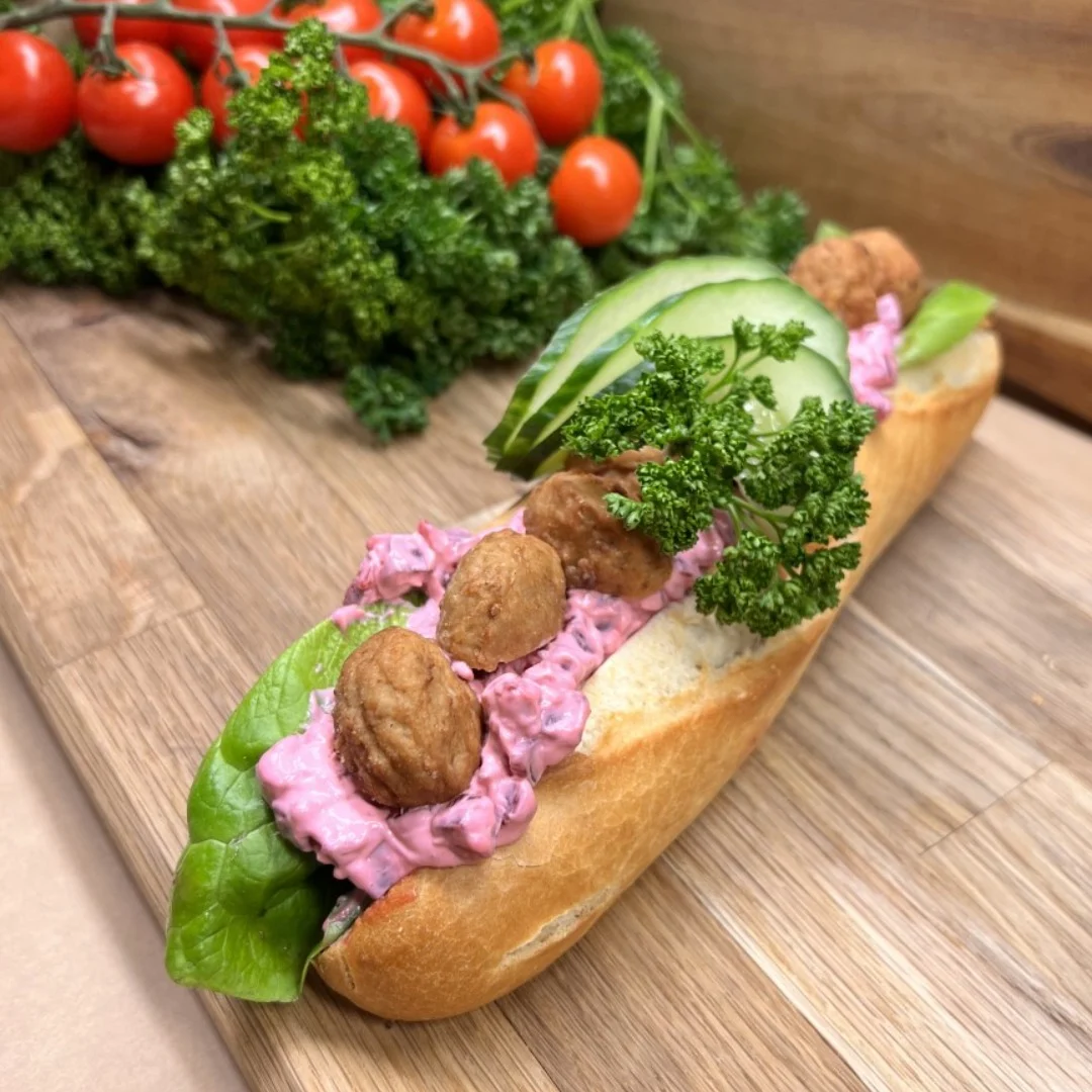 Baguette Köttbullar & rödbetssallad