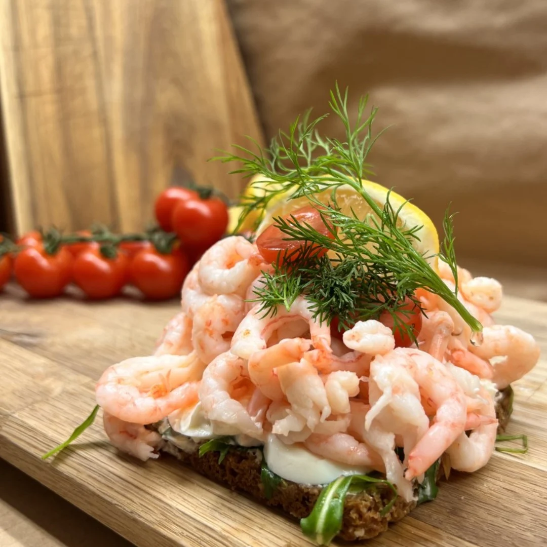 Räksmörgås på rågbröd