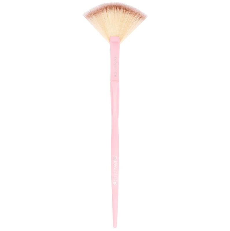 Brushworks HD Fan Brush - Borstar & penslar för basmakeup
