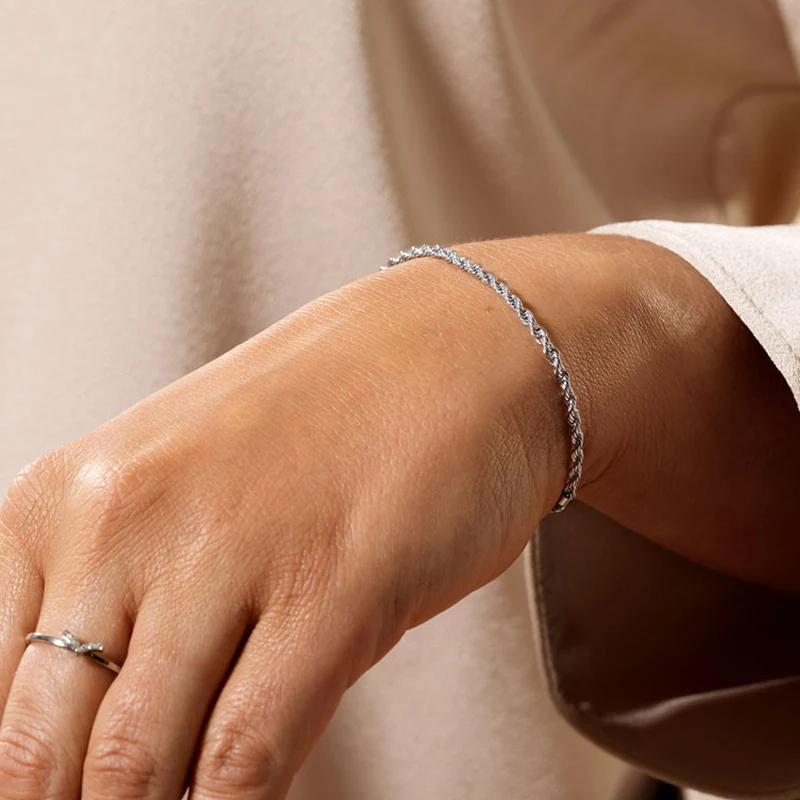 Blomdahl Armband Silvery Twist 2,5 mm - Hudvänliga smycken