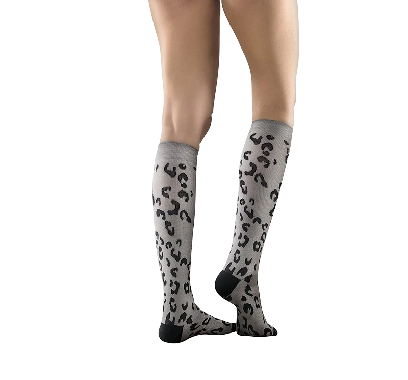 Mabs Cotton Knee Grey Leopard XXL - Stödstrumpor för gravida