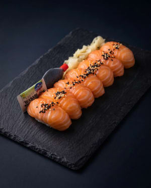 7 Bitar laxnigiri, ingefära, soja, wasabi
