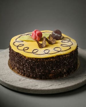 Tårta fylld med citron och chokladkräm.