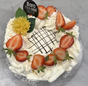 Gräddtårta 8-bitar bakad utan gluten & laktos