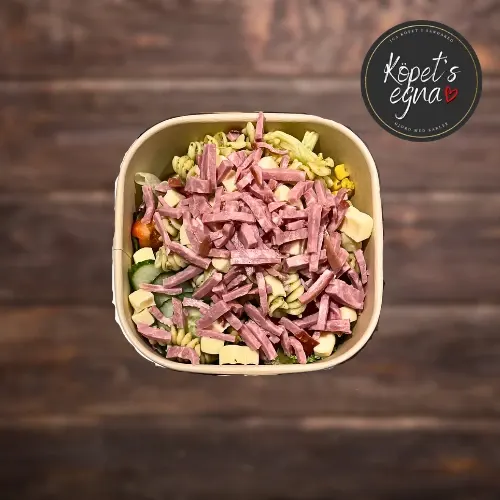 Ost och skinksallad med pestopasta