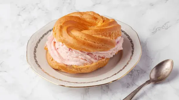 Petit choux med hallongrädde, helt osötad!