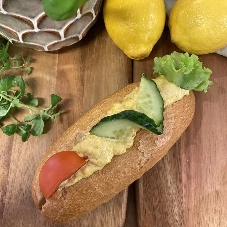 Baguette med kycklingröra och grönsaker