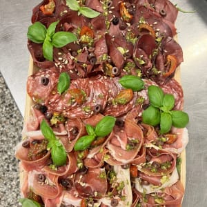 Kallskuret Lufttorkad Skinka Salami Breasola