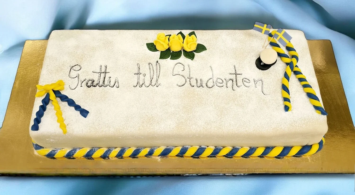 Student tårta med dekor och marsipan