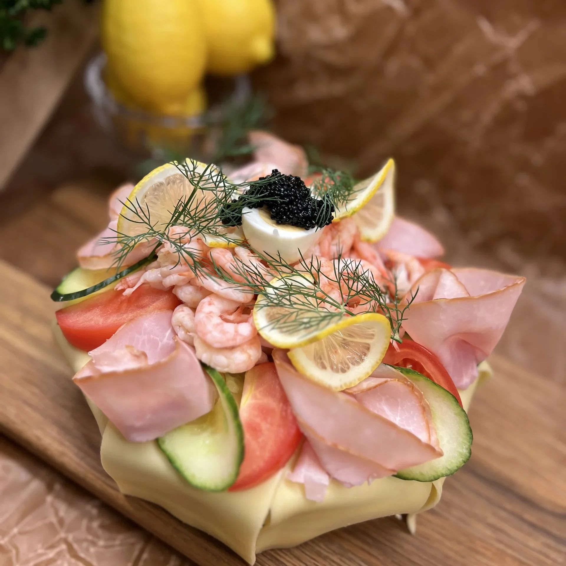 Skinktårta med räkor