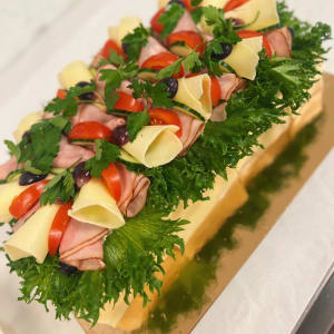 Smörgåstårta med skinka och ost