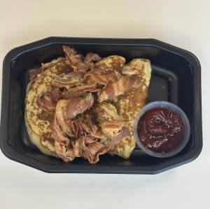 Raggmunk med bacon och lingonsylt