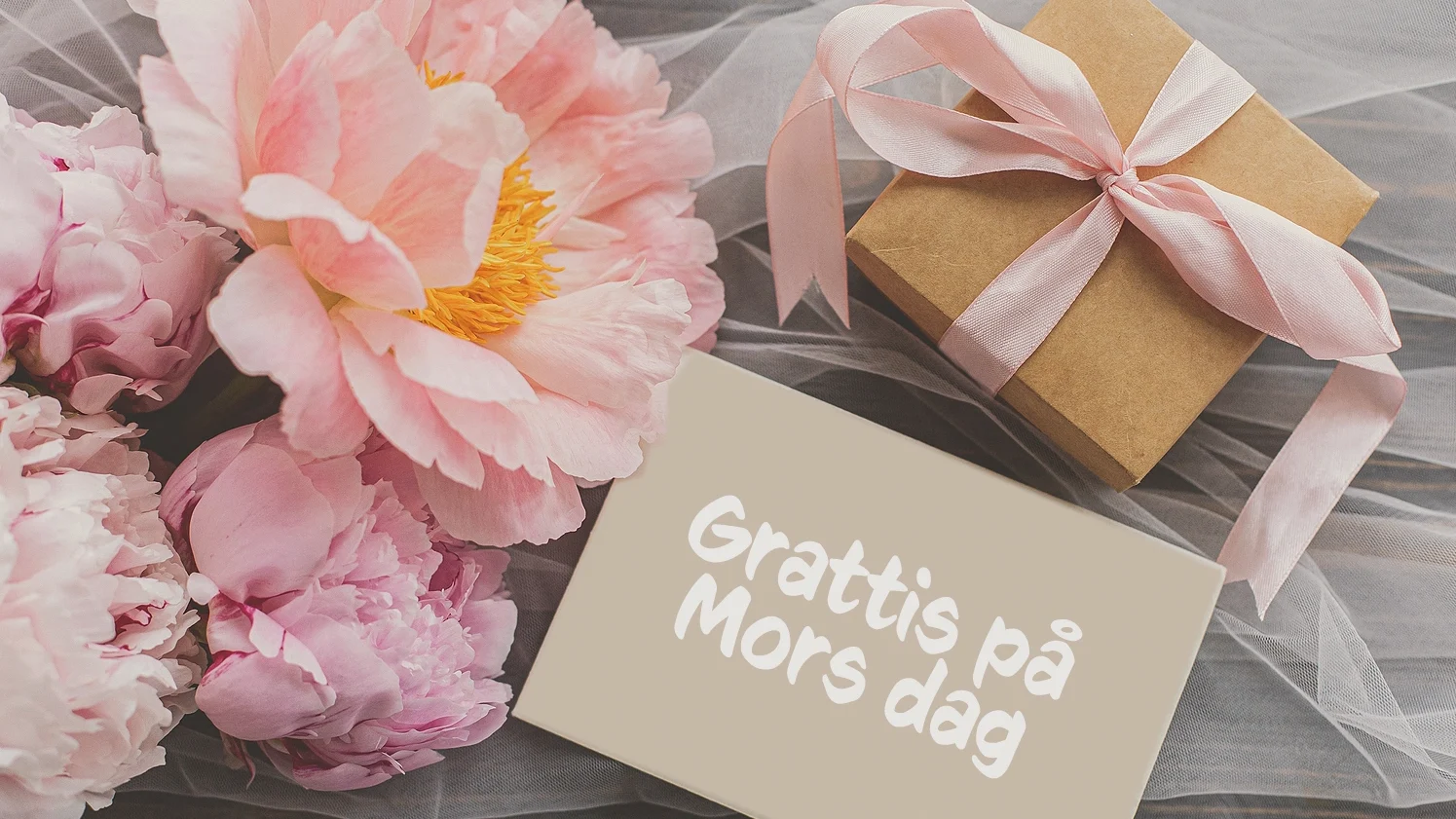 En bild på födelsedagsfirande som blåser lkjuis