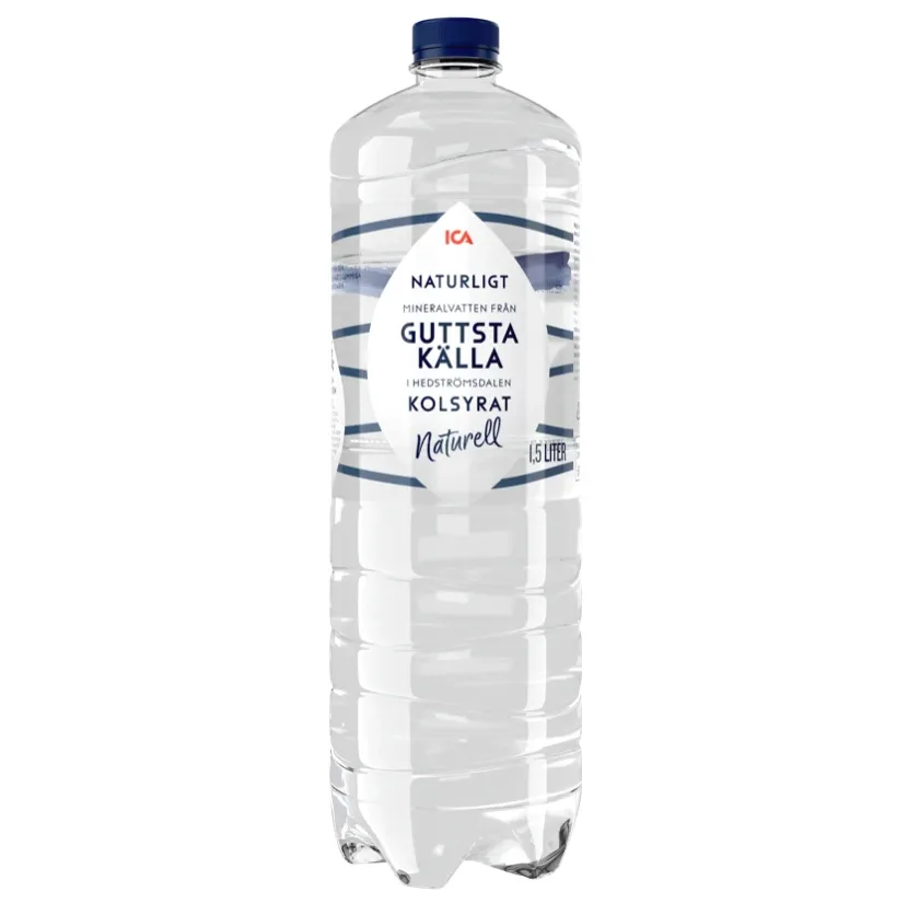 Genomskinlig flaska. 1,5L. Vatten. Ica logga på. Svart och blå text: Guttsta Källa. Kolsyrad vatten. ICA.