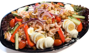 Räksallad med pasta & pesto på fat