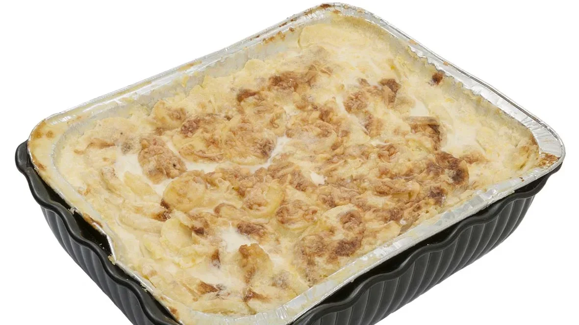 Krämig potatisgratäng som tillverkas i vårt eget kök