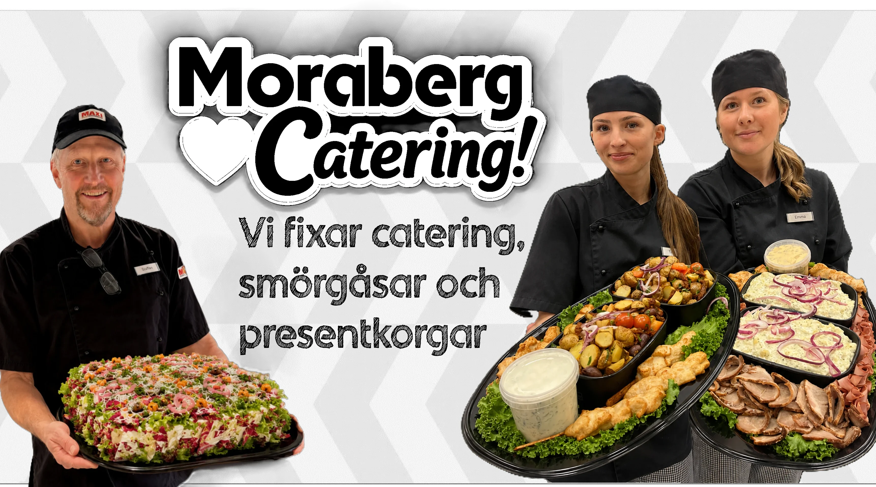 Personer håller upp uppläggningsfat med delikatesser