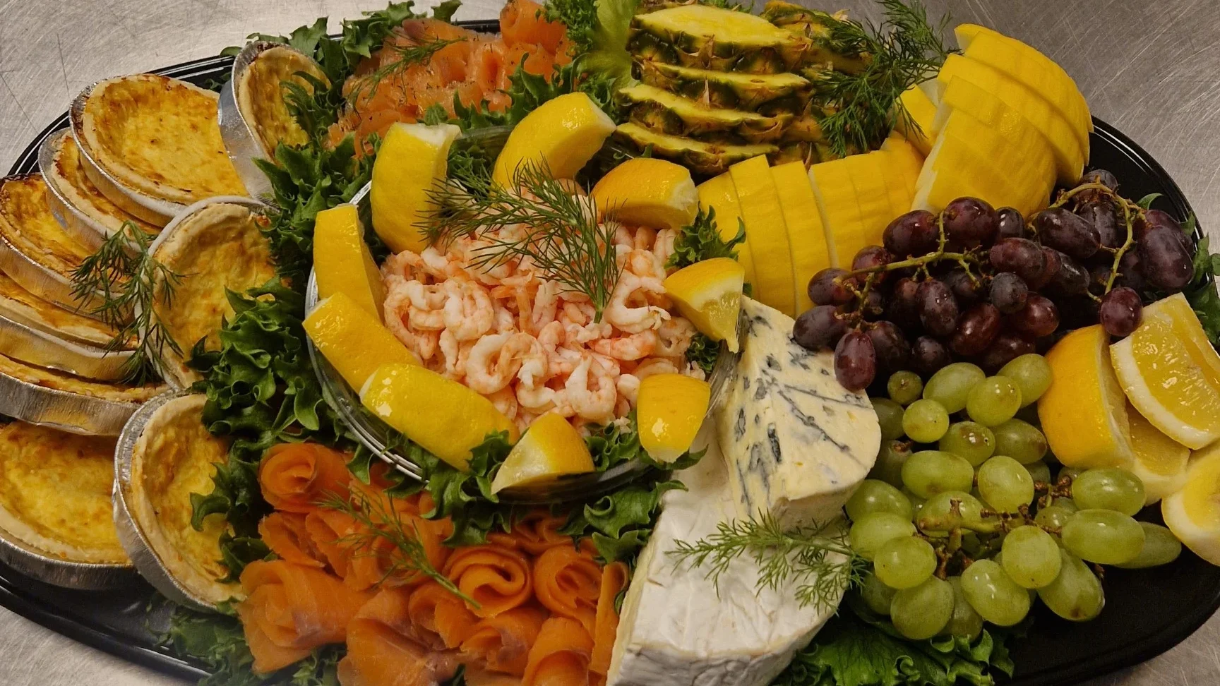 Charkbricka, fiskarbricka, vegetarisk bricka