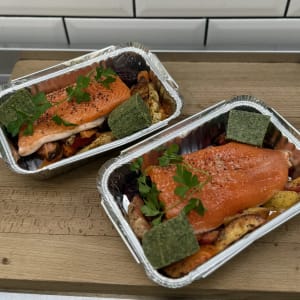 Elinas rödinglåda med rostade rotfrukter och ramslökssmör.