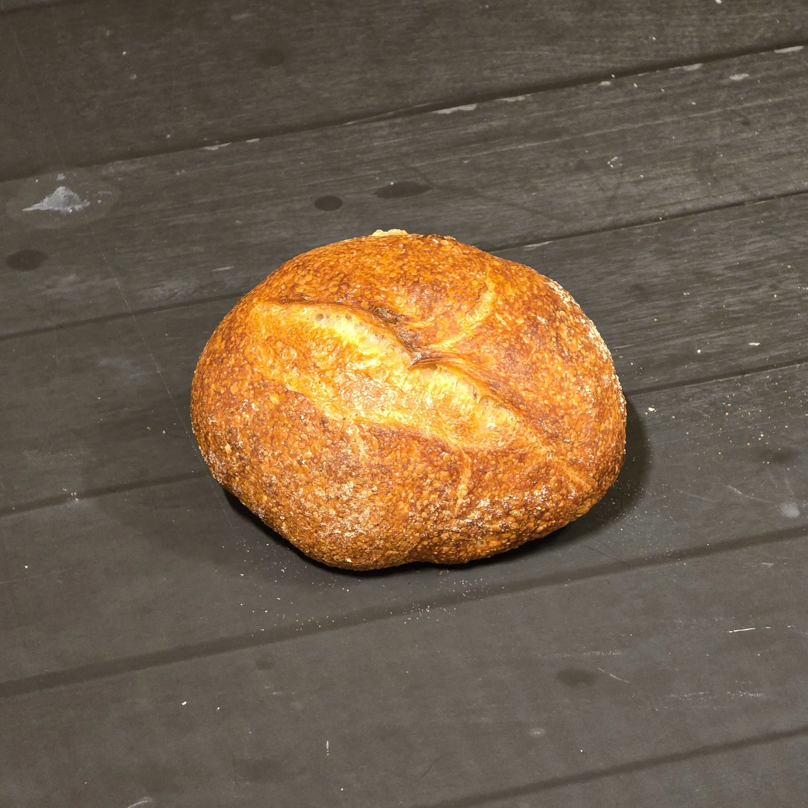 En surdegsfralla bakad från grunden av våra bagare