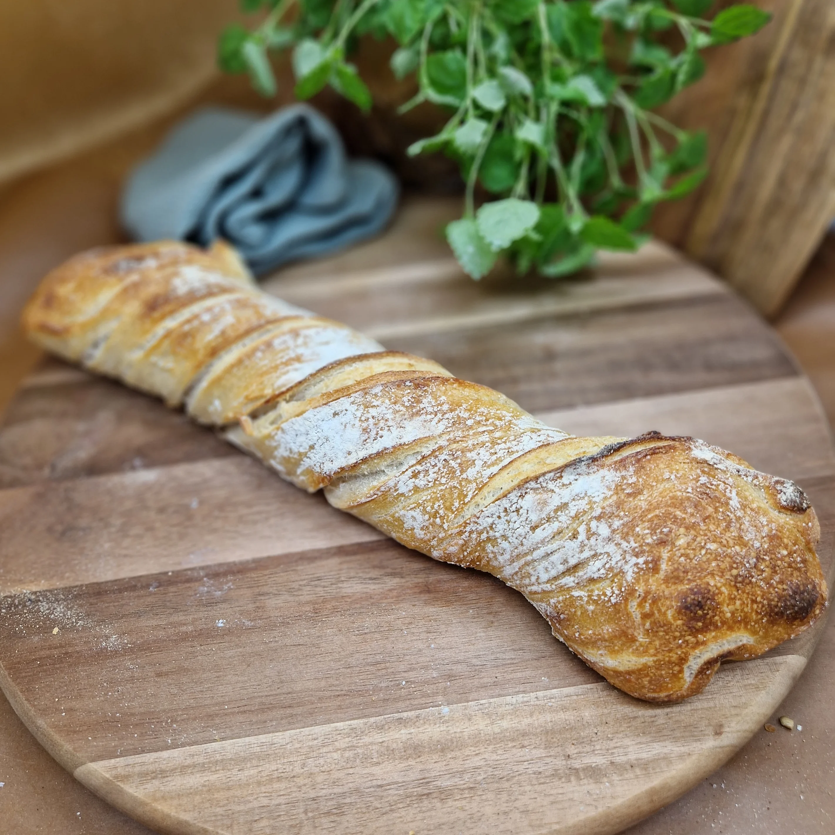 Surdegsbaguette, ljust bröd i form av baguette