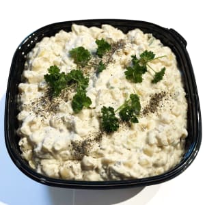 Våran egen gjorda potatissallad. Potatissalladen beställs per 100 gram Jämförpris 99.50:-/kg
