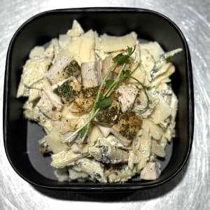 Caesarpasta med kyckling