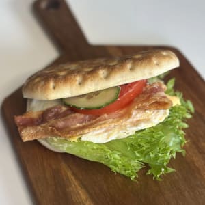 Ägg och bacon macka