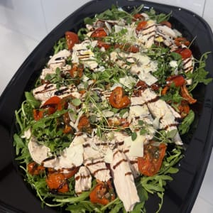 Kyckling Tagliata med parmesan och semitorkade tomater