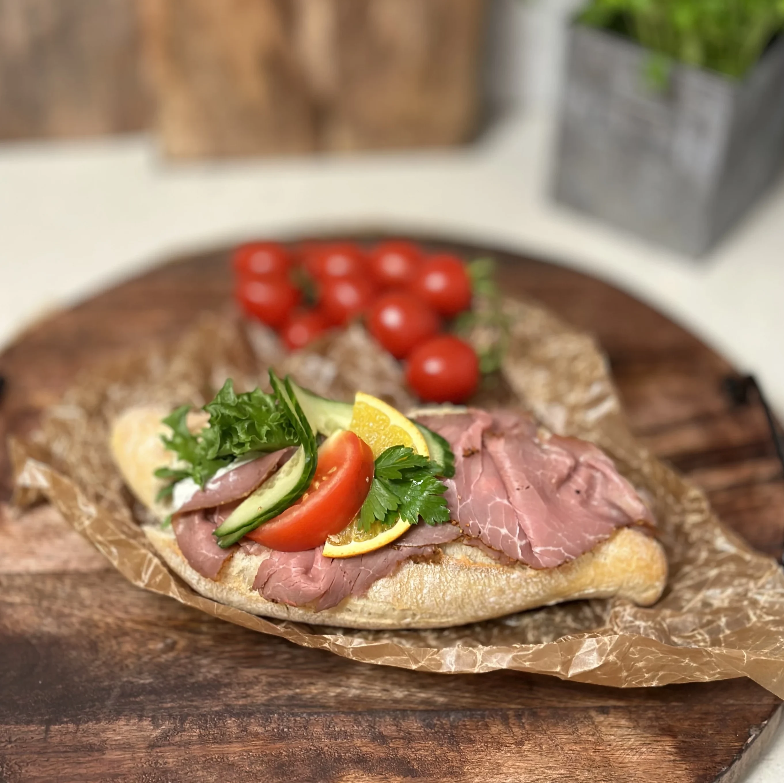 Rostbiffsbaguette med potatissallad