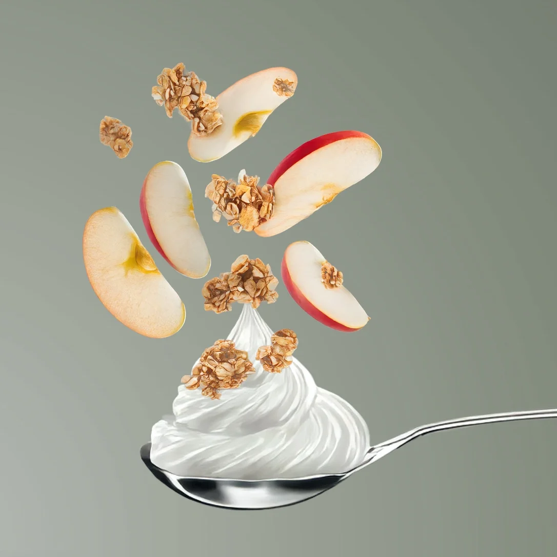 Vaniljkvarg med granola och äpple