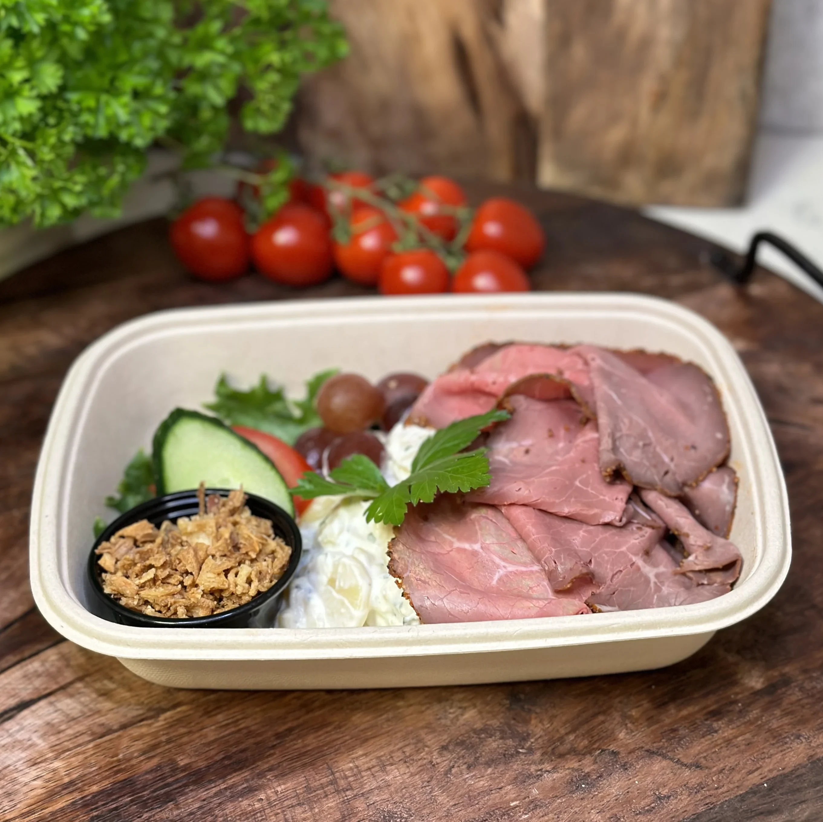 Rostbiffstallrik med potatissallad
