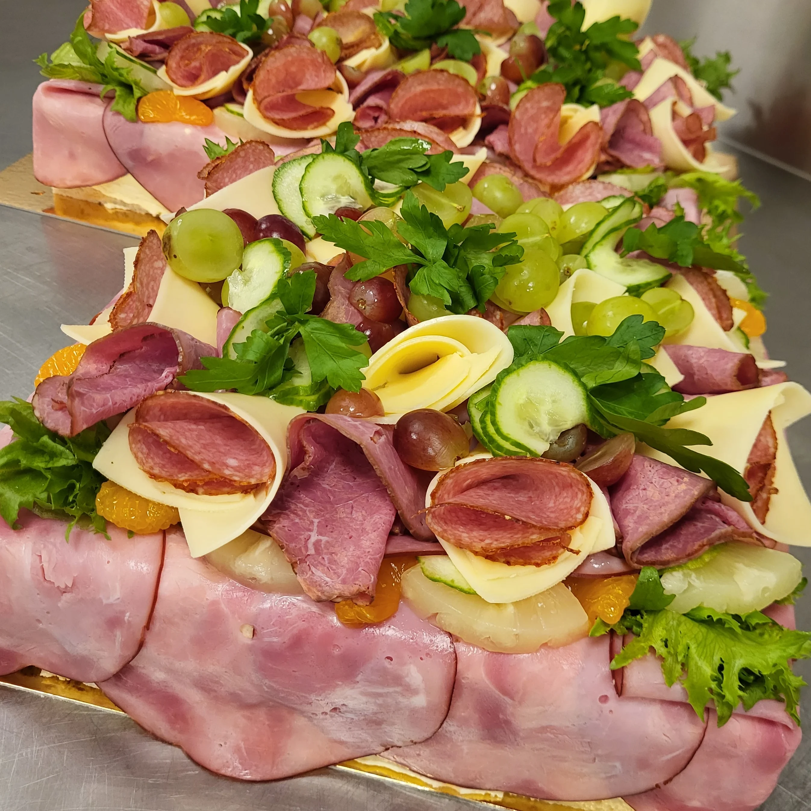 Smörgåstårta Skinka och Salami