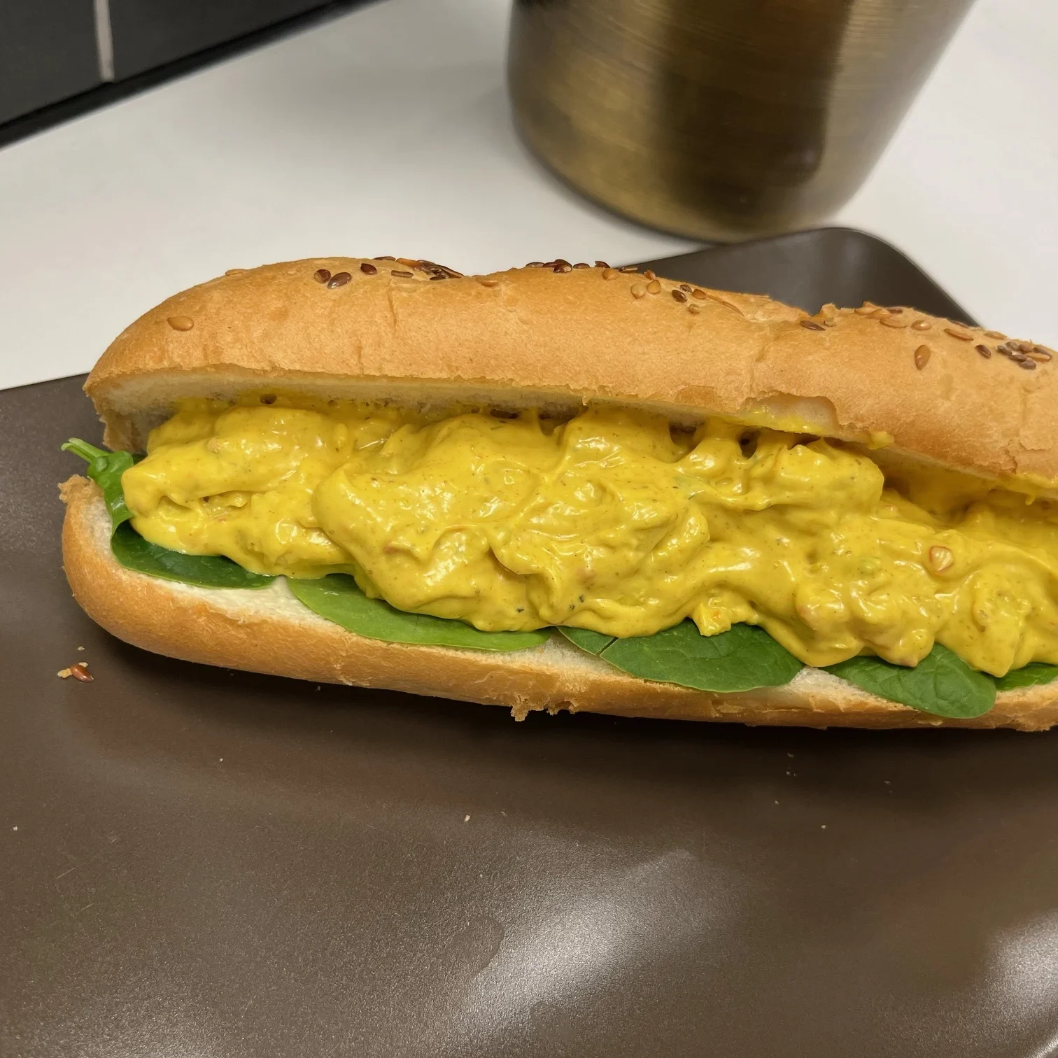 En sub med kyckling curry röra.