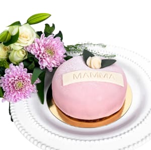 Rosa prinsesstårta med text: MAMMA