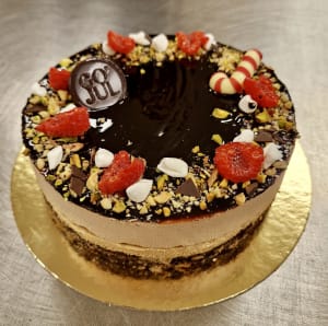 Rockyroad tårta med dumlepannacotta, ett måste till dessertbordet.