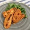 Vegetariskt alternativ, quornfilè upplagd på sallad