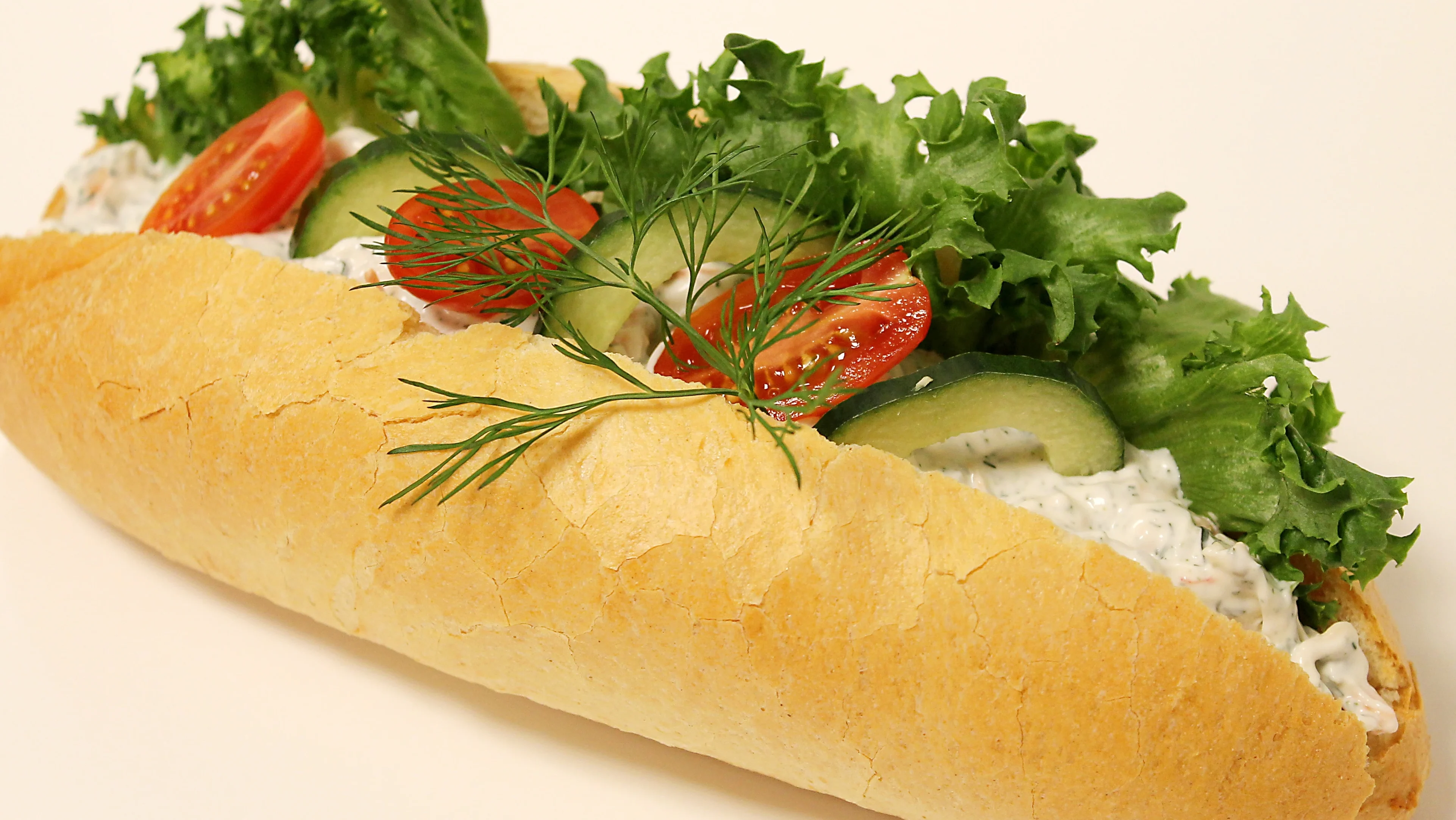 Skagenbaguette med butiksbakad baguette och egengjord skagenröra