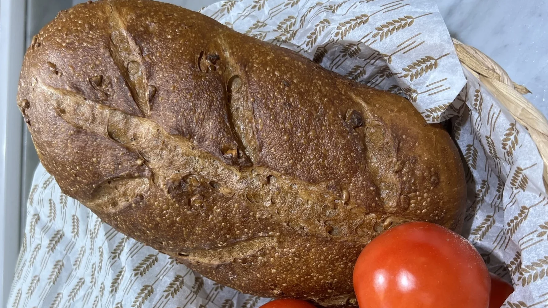 Klassiskt valnötsbröd - perfekt till både lunch och middag