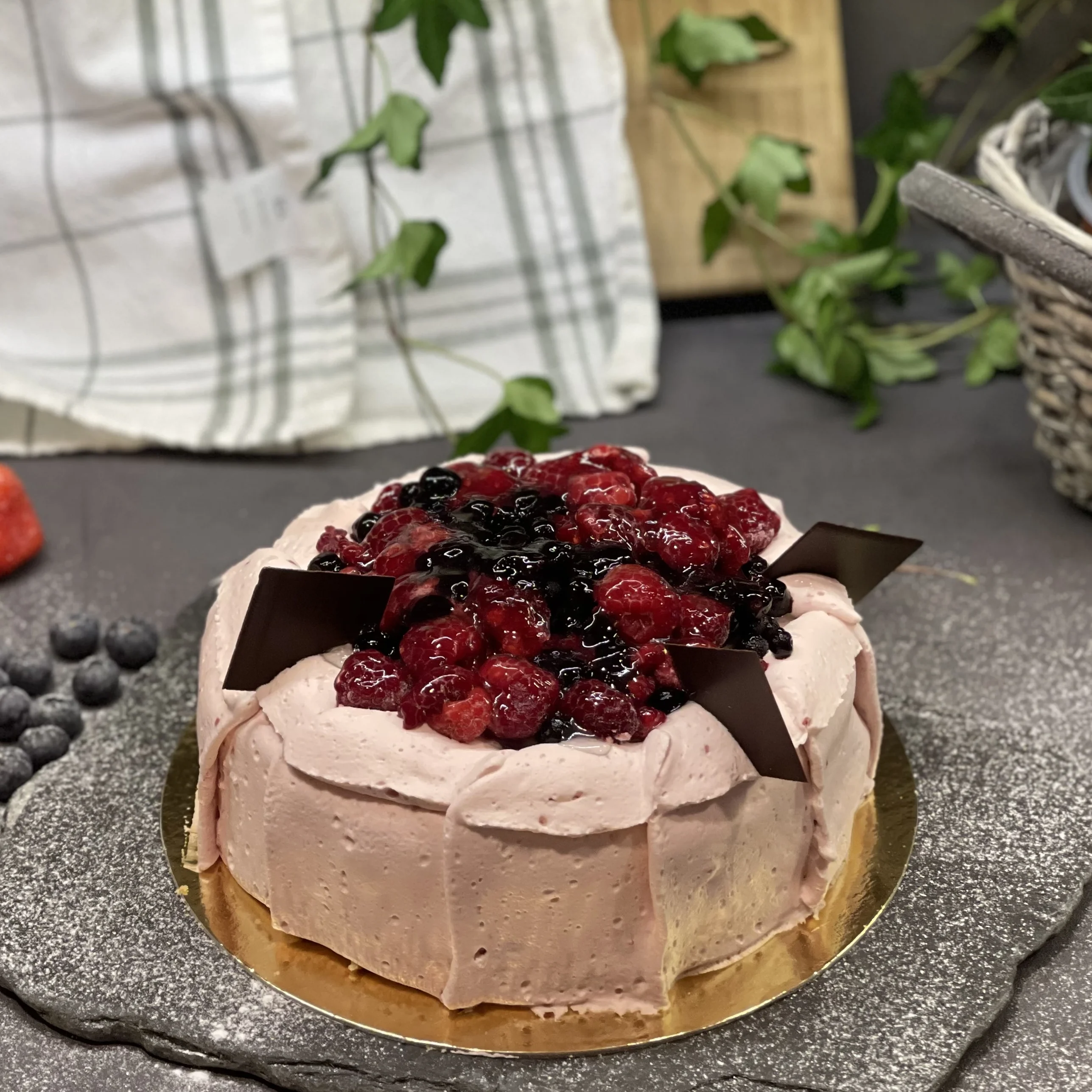 Hallonmoussetårta