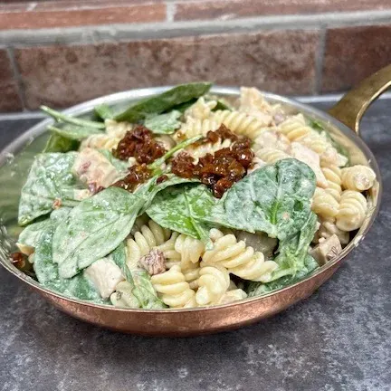 Caesarpasta med kyckling