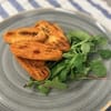 Vegetariskt alternativ, quornfilè upplagd på sallad