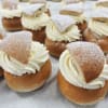 Minisemla med mandelmassa och visp grädde