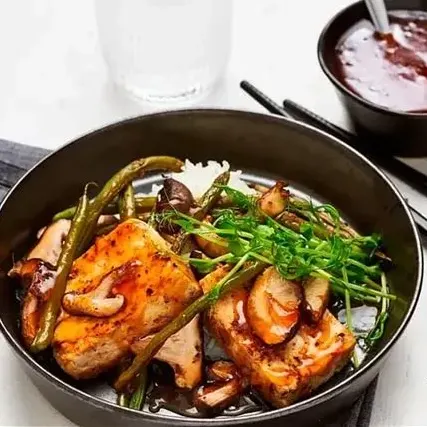 Chilibakad tofu med sötsur sås